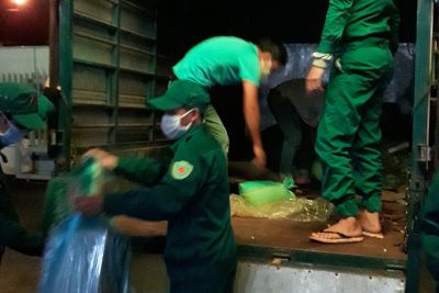 Điều giản dị trong cuộc chiến chống covid -19 (Hình ảnh của phường Bình Tân lan toả yêu thương)