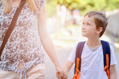 Câu quan trọng phụ huynh nên hỏi trẻ sau khi đi học về